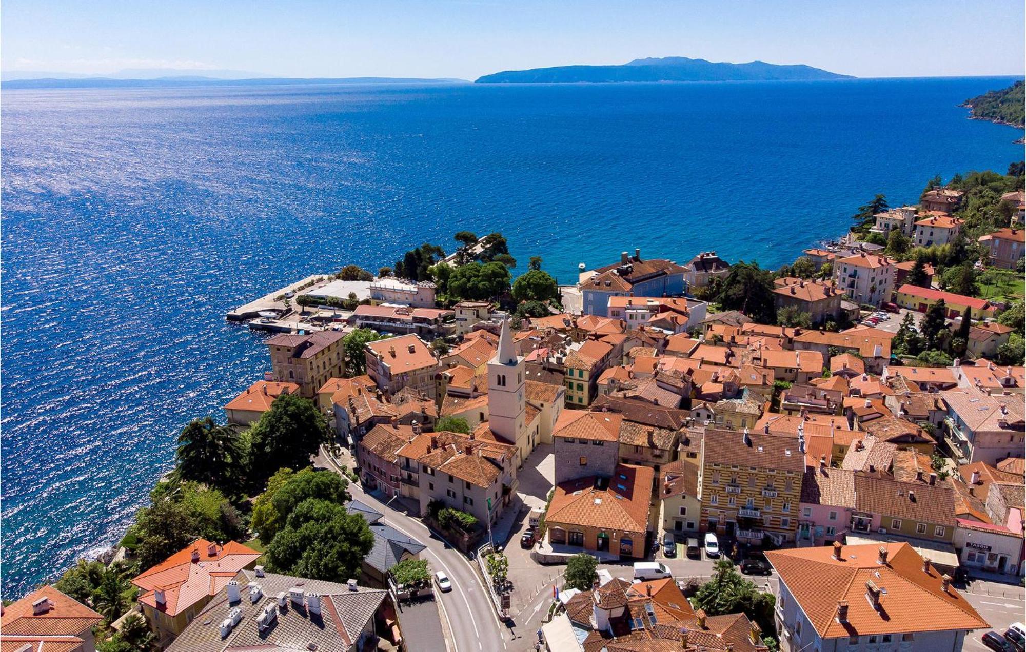 Beautiful Home In Lovran With House Sea View Екстериор снимка